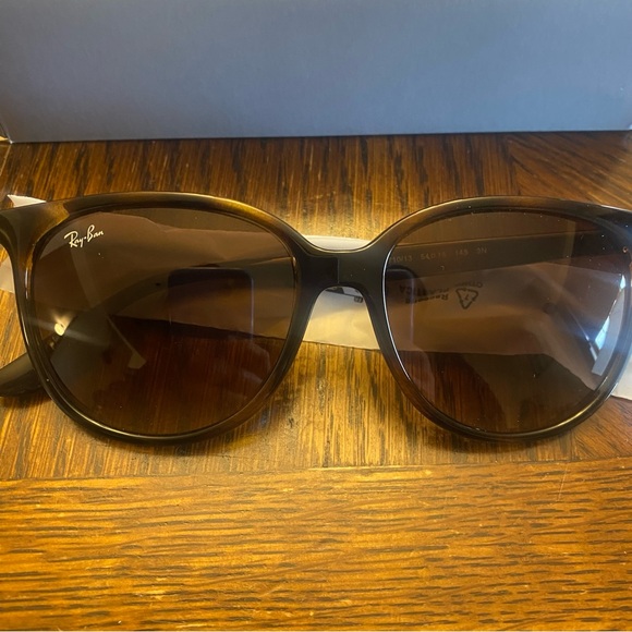 Women's Ray Ban Sunglasses RB4378 - Picture 8 of 11